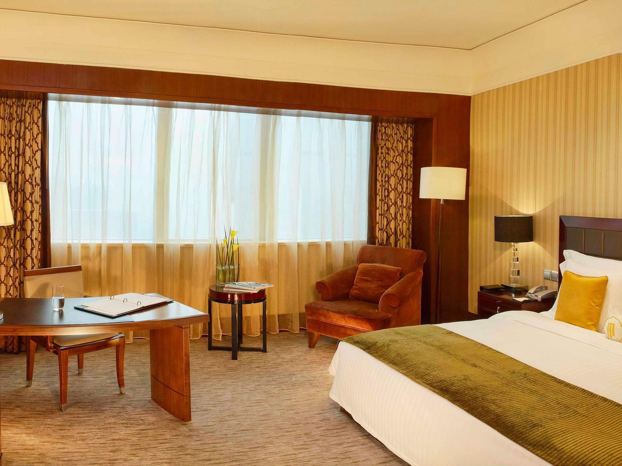 Wuhan Jin Jiang International Hotel Exterior photo