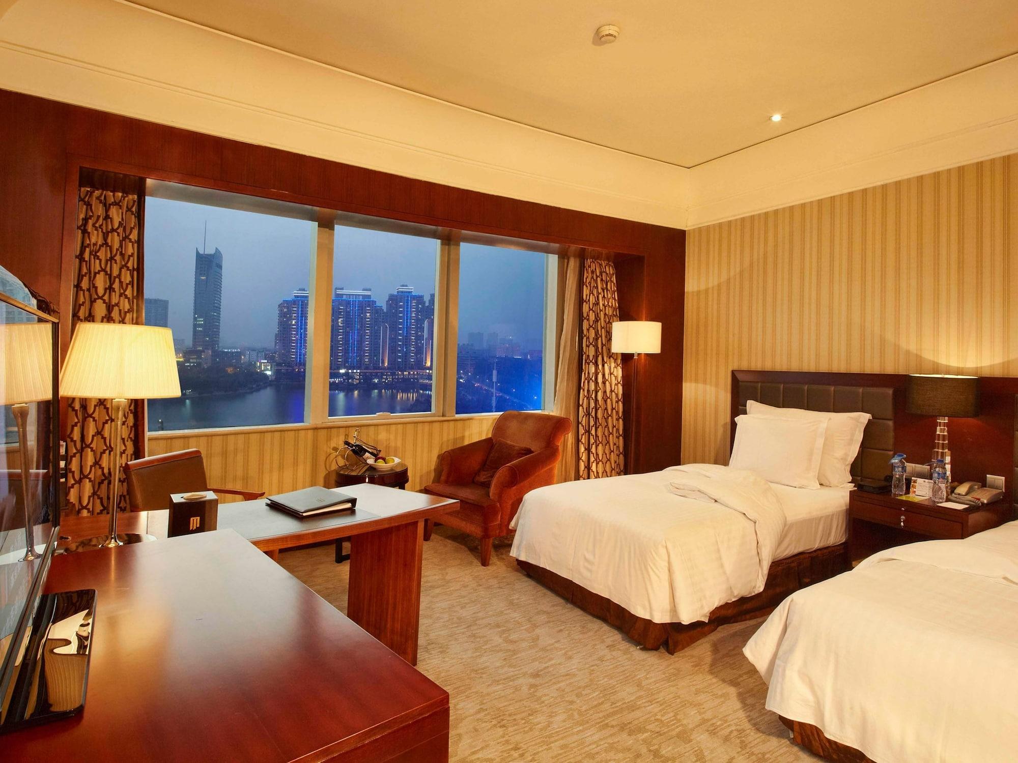 Wuhan Jin Jiang International Hotel Exterior photo