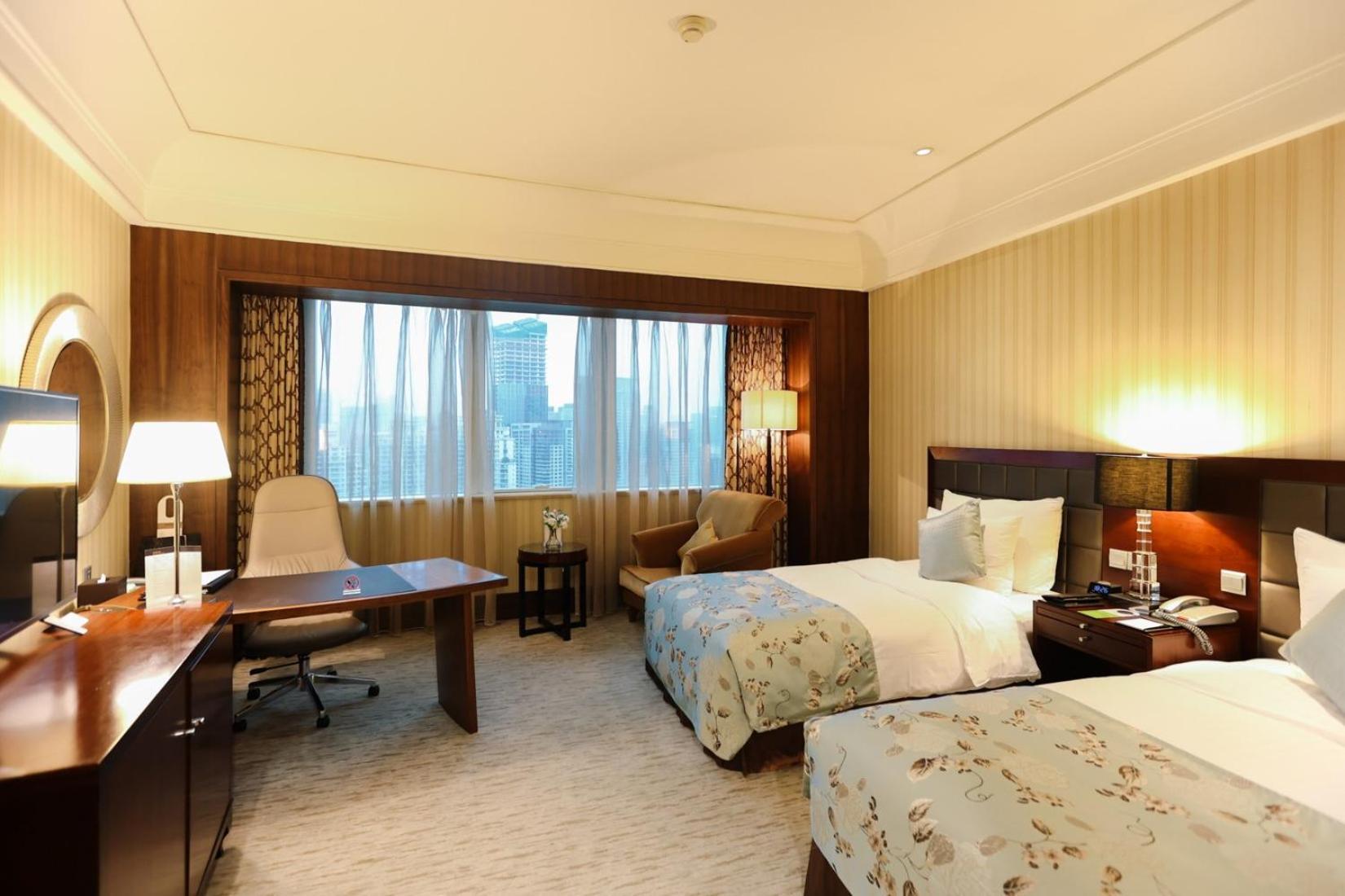 Wuhan Jin Jiang International Hotel Exterior photo