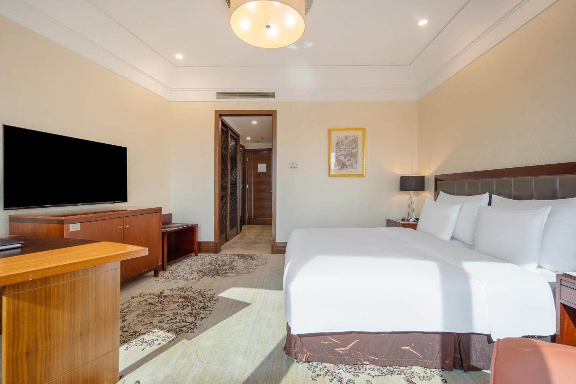 Wuhan Jin Jiang International Hotel Exterior photo