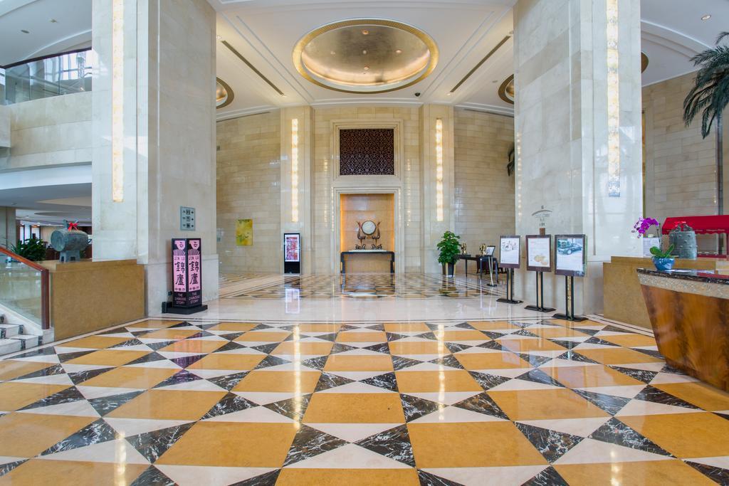 Wuhan Jin Jiang International Hotel Exterior photo