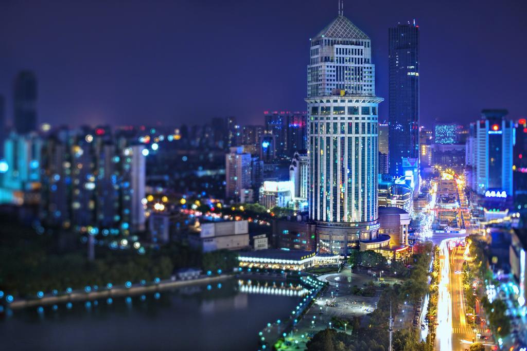 Wuhan Jin Jiang International Hotel Exterior photo