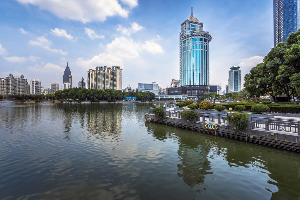 Wuhan Jin Jiang International Hotel Exterior photo