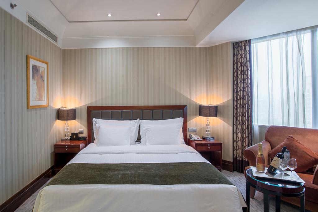 Wuhan Jin Jiang International Hotel Exterior photo