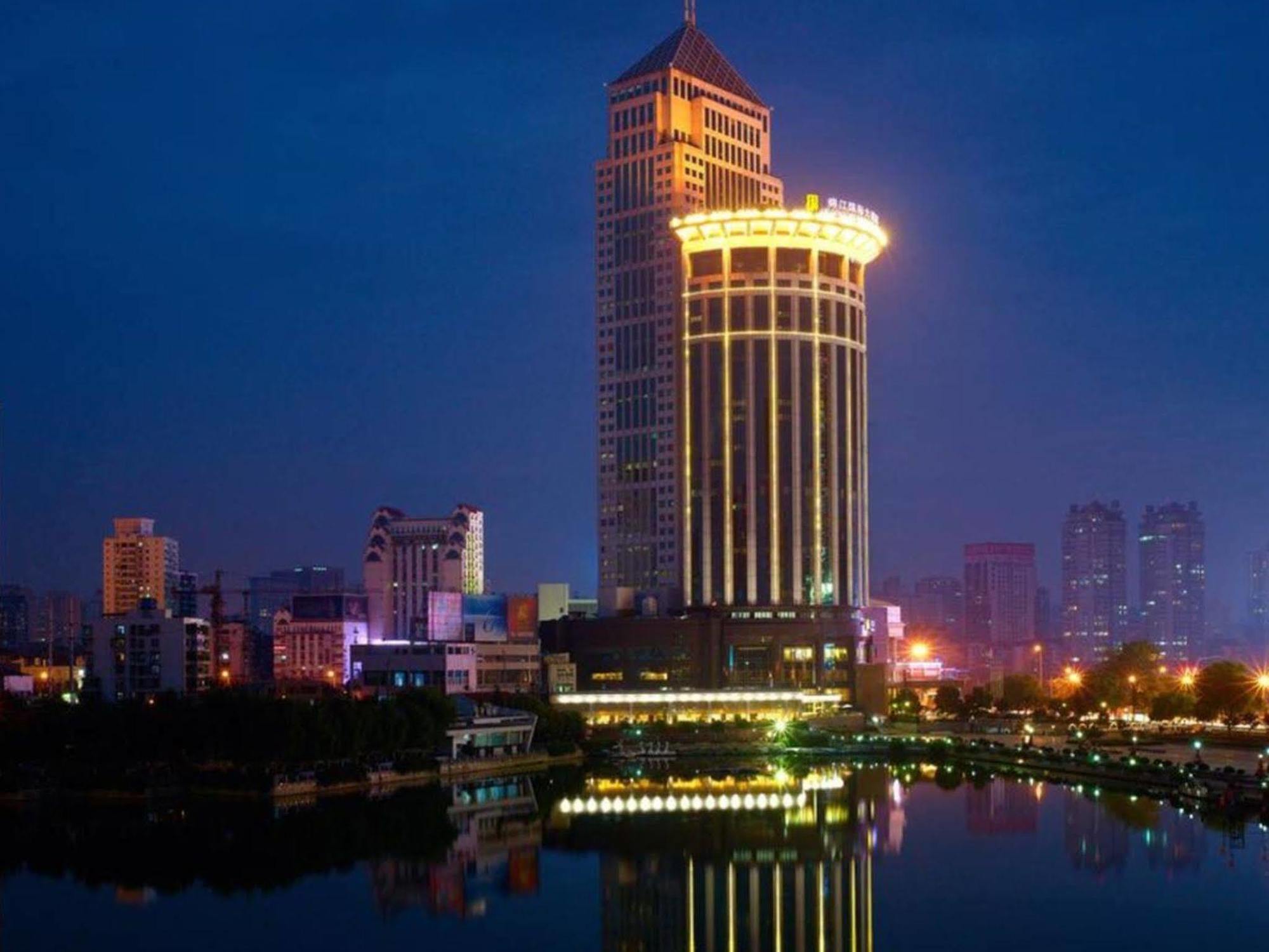 Wuhan Jin Jiang International Hotel Exterior photo